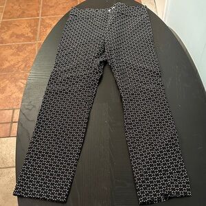 Margaret M Women's Black and White Patterned Cropped Pants